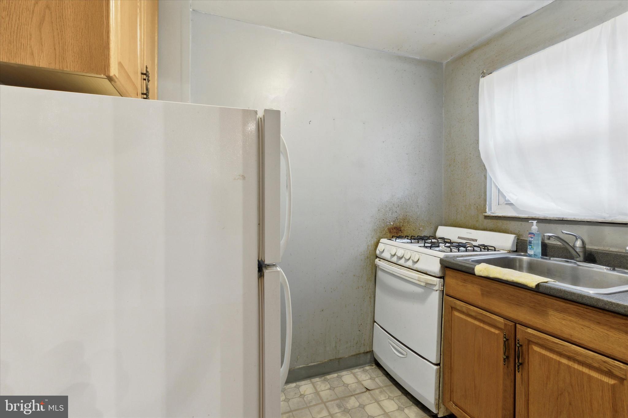 264 Springton Road Upper Darby, PA 19082 - Photo 18 of 35