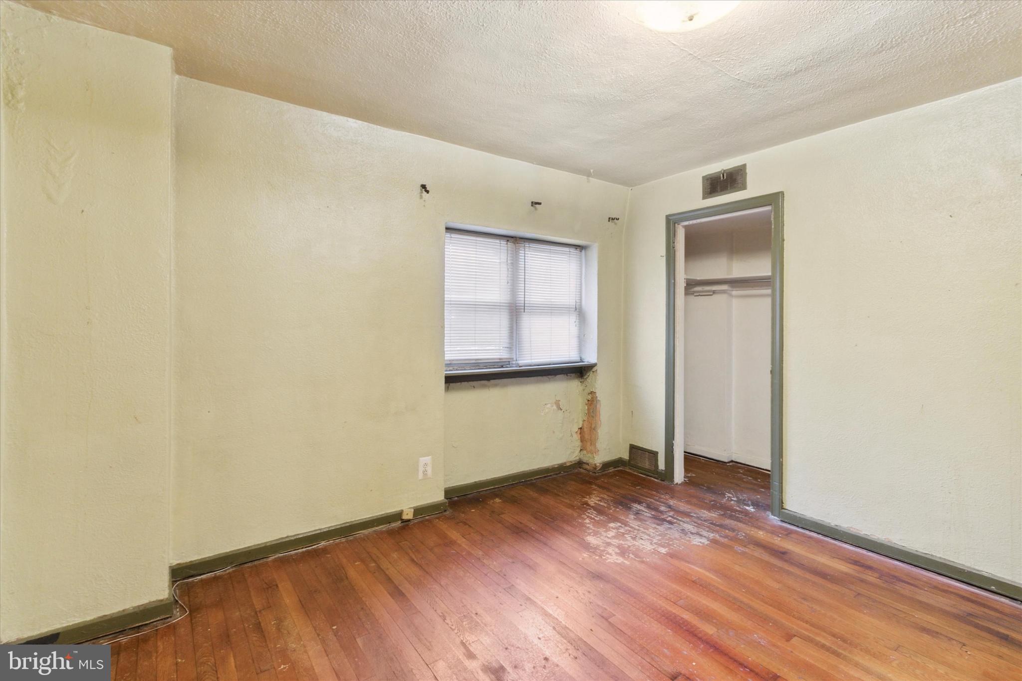 264 Springton Road Upper Darby, PA 19082 - Photo 26 of 35