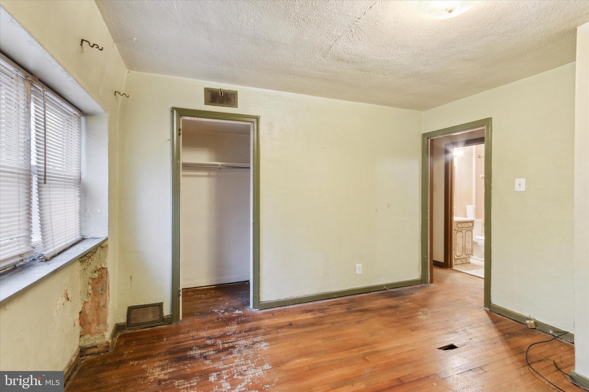 264 Springton Road Upper Darby, PA 19082 - Photo 27 of 35