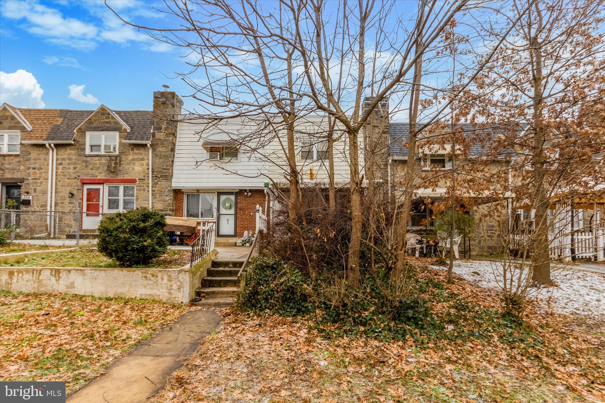264 Springton Road Upper Darby, PA 19082 - Photo 3 of 35