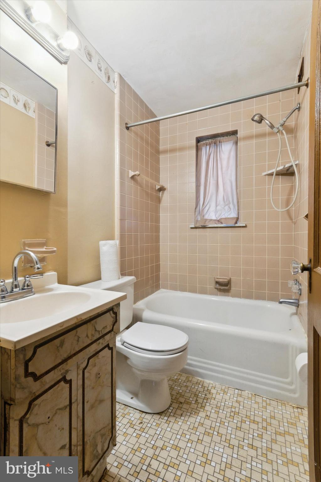 264 Springton Road Upper Darby, PA 19082 - Photo 31 of 35