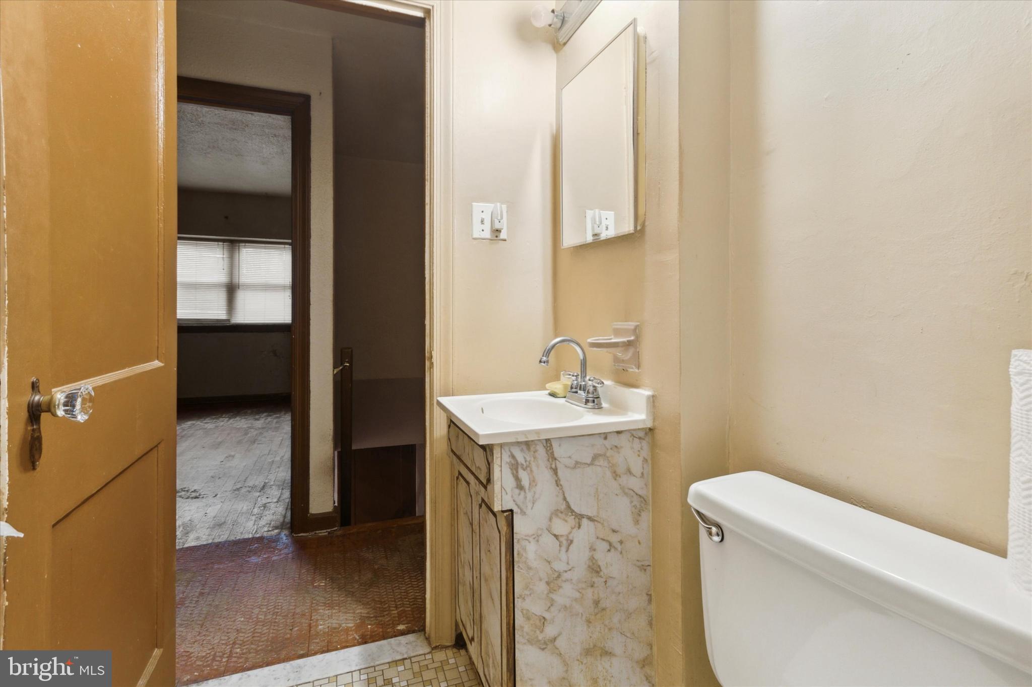264 Springton Road Upper Darby, PA 19082 - Photo 32 of 35