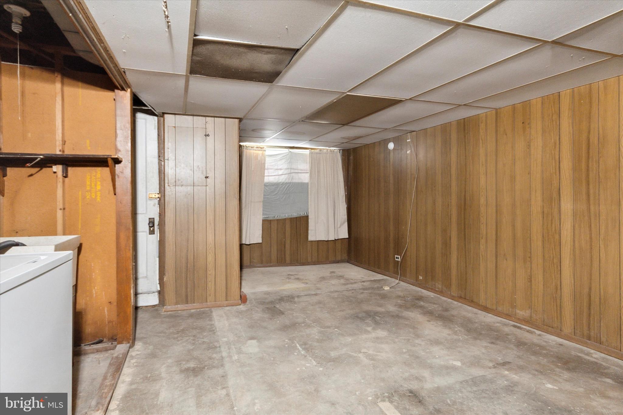 264 Springton Road Upper Darby, PA 19082 - Photo 33 of 35