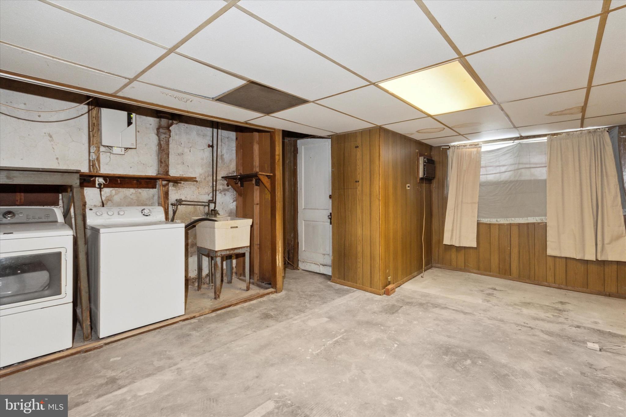264 Springton Road Upper Darby, PA 19082 - Photo 34 of 35