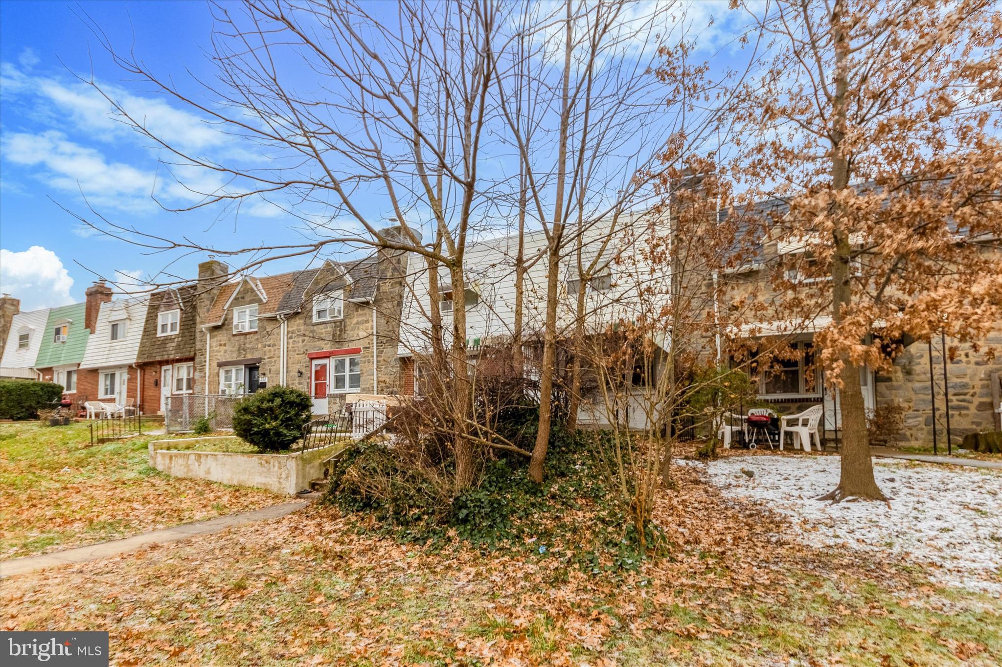264 Springton Road Upper Darby, PA 19082 - Photo 4 of 35