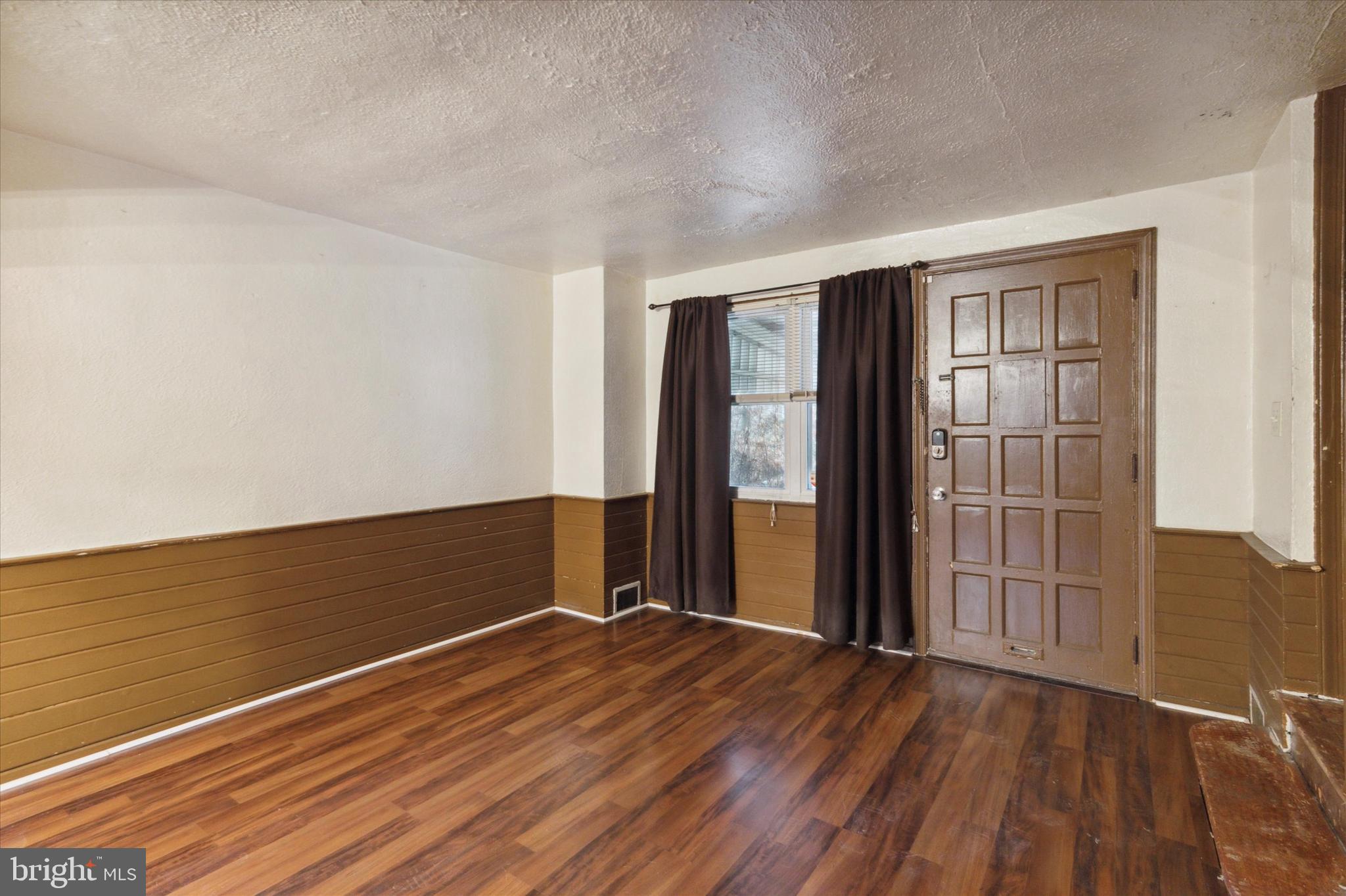 264 Springton Road Upper Darby, PA 19082 - Photo 9 of 35