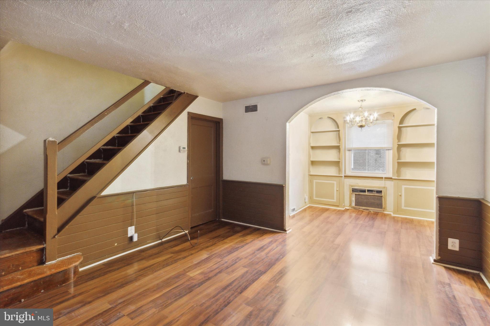264 Springton Road Upper Darby, PA 19082 - Photo 10 of 35