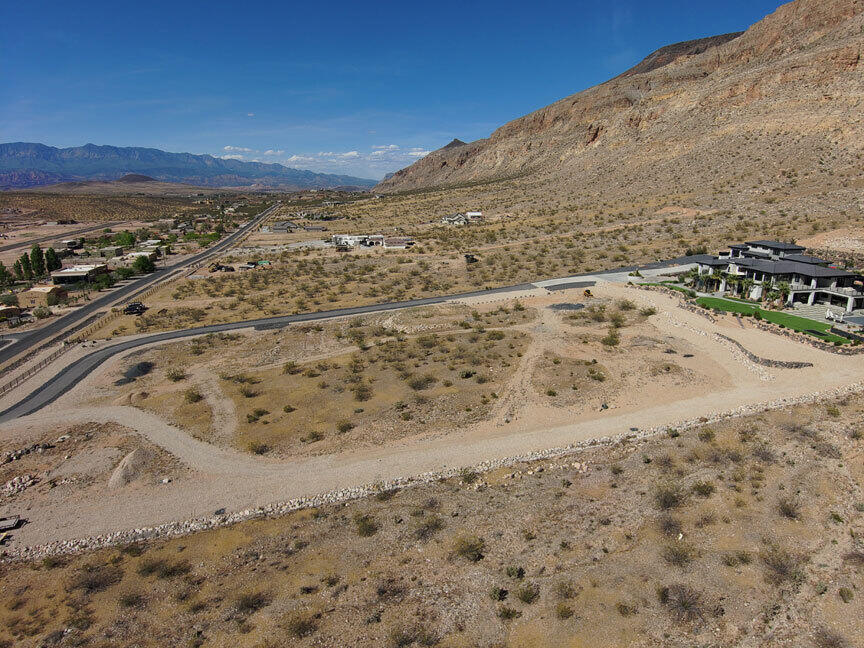 4395 South 1100 West, Unit 16 Hurricane, UT 84737 - Photo 4 of 7 Looking north