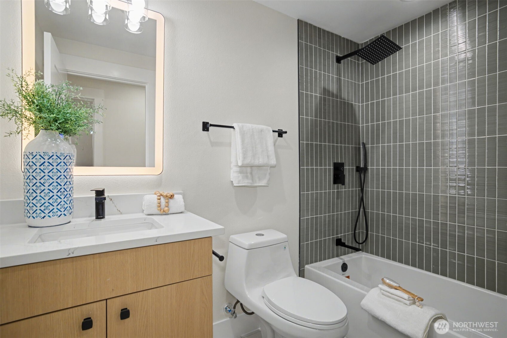 9603 Northeast 203rd Street Bothell, WA 98011 - Photo 11 of 40