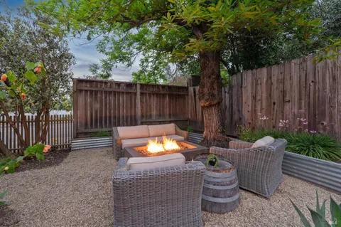 $1,100,000 | 236 Powell Avenue, Healdsburg, CA 95448