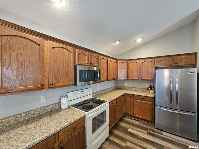 $224,500 | 408 West Beacon Court, Mount Vernon, IL 62864