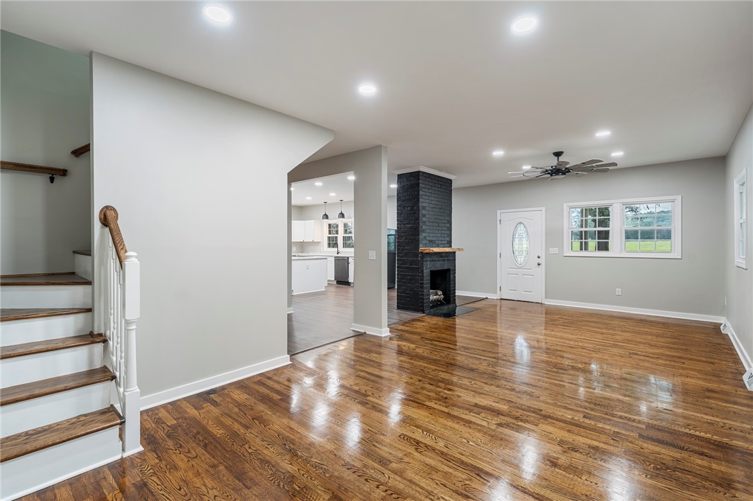110 Hatcher Road Townville, SC 29689 - Photo 12 of 48 livingroom