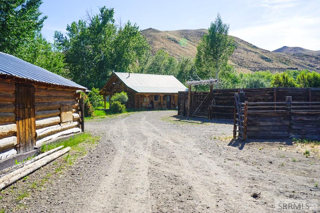 5479 Challis Creek Road Challis, ID 83226 - Photo 19 of 41