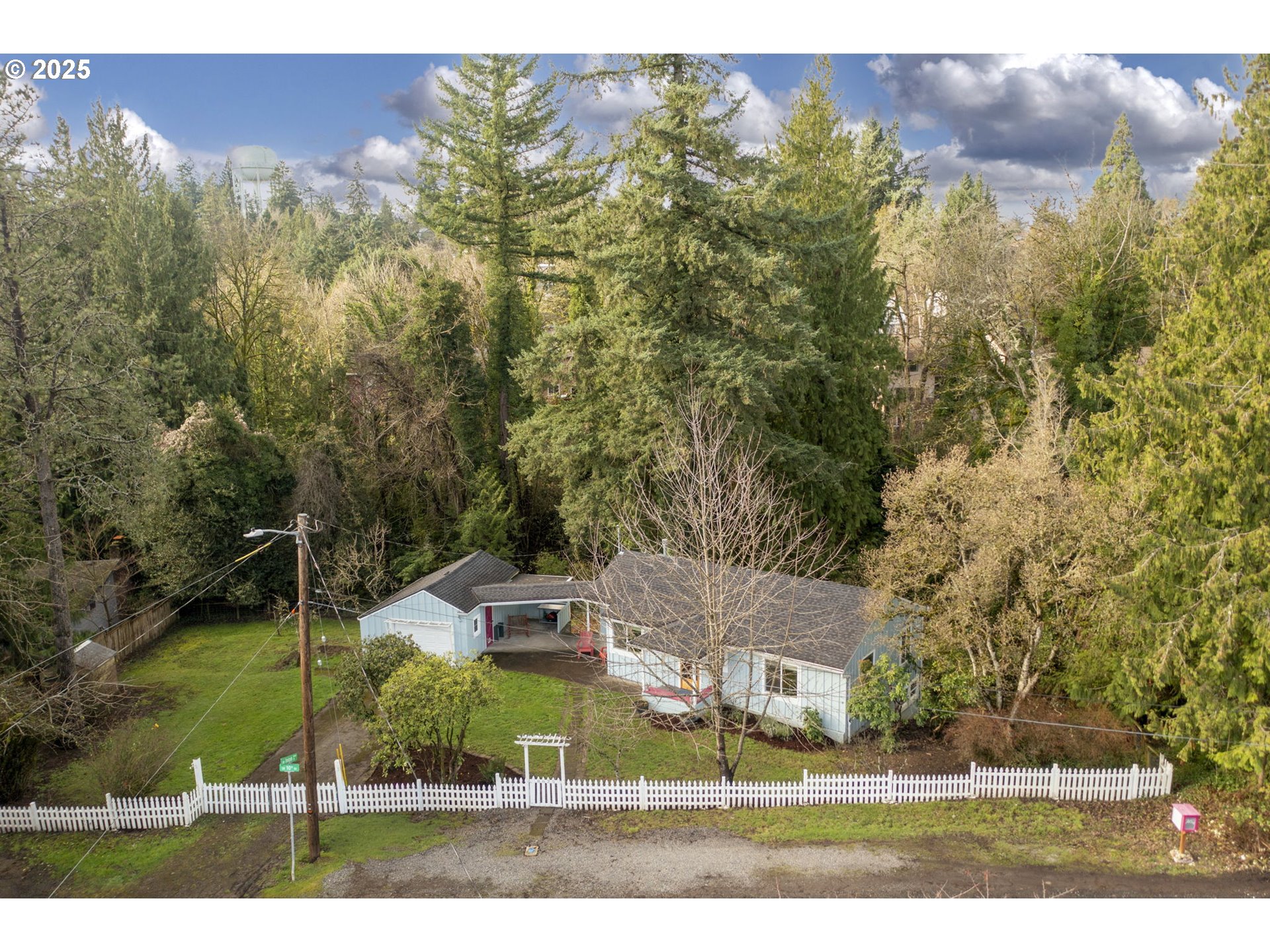 8625 Southwest 10th Avenue Portland, OR 97219 - Photo 7 of 33