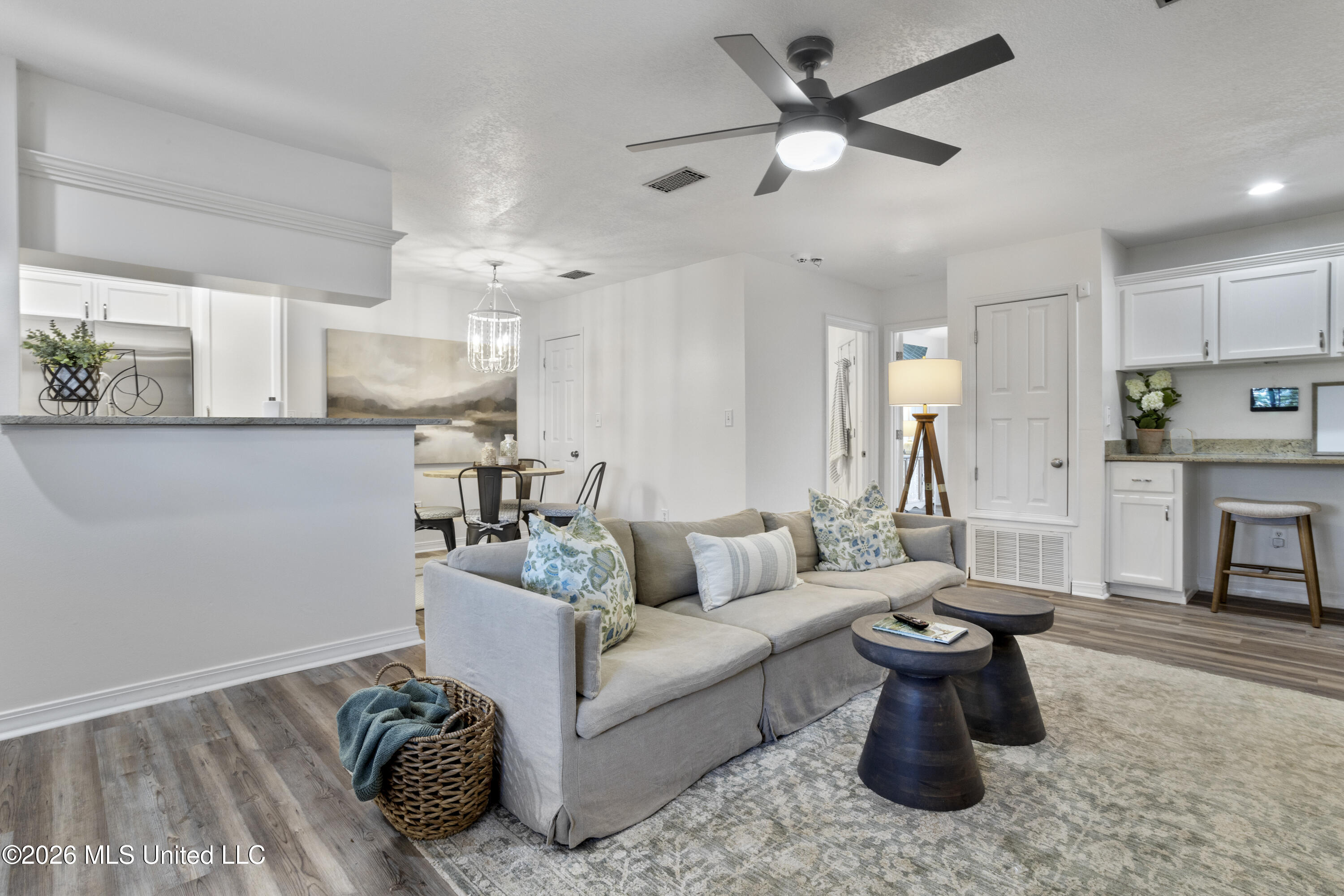 3230 Cumberland Road, Unit 209 Ocean Springs, MS 39564 - Photo 12 of 30 New floors, lighting, paint etc