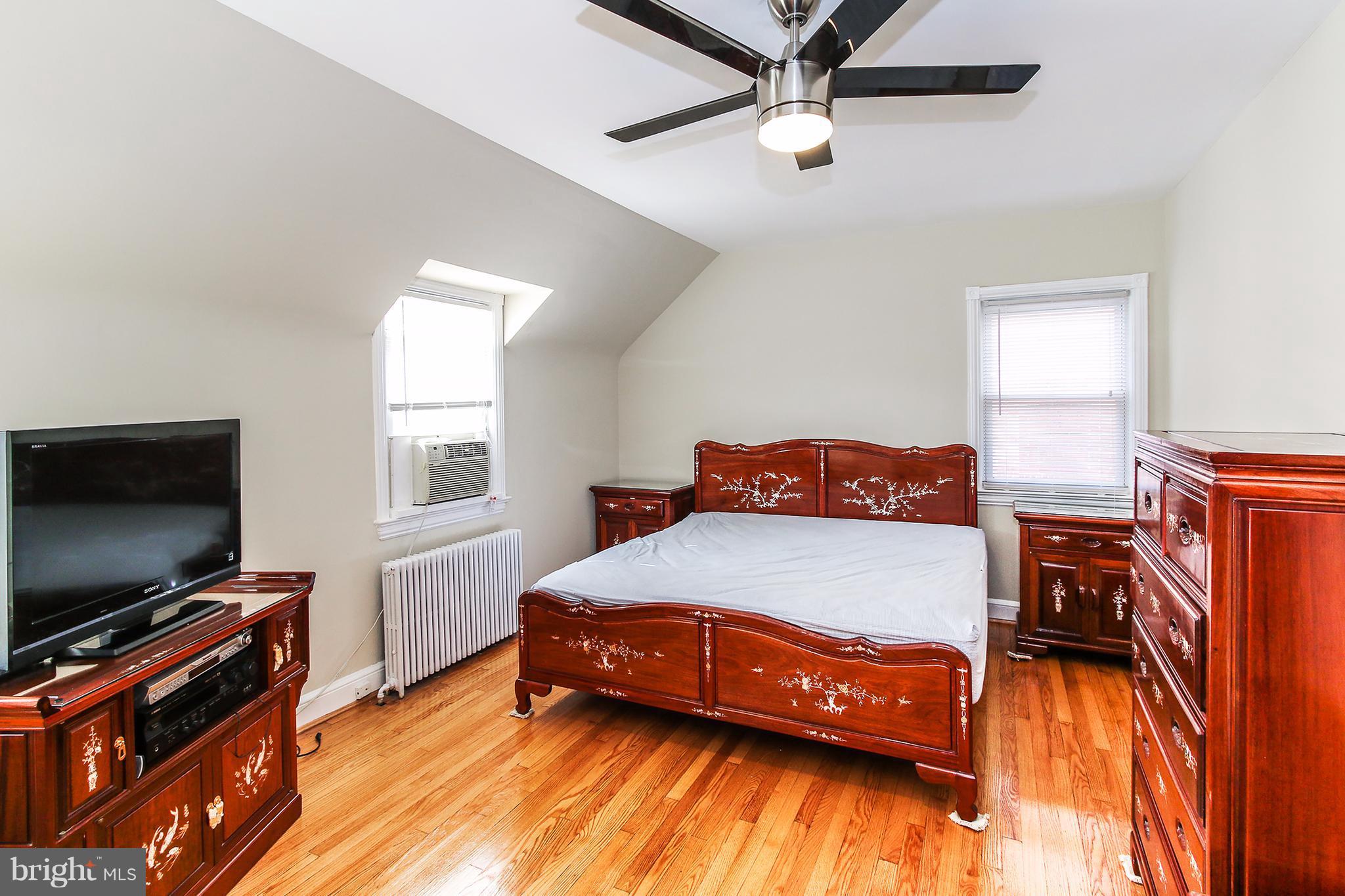 8509 Cedar Street Silver Spring, MD 20910 - Photo 13 of 26 Bedroom (Master)