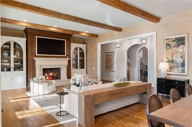 a view of a tennis court