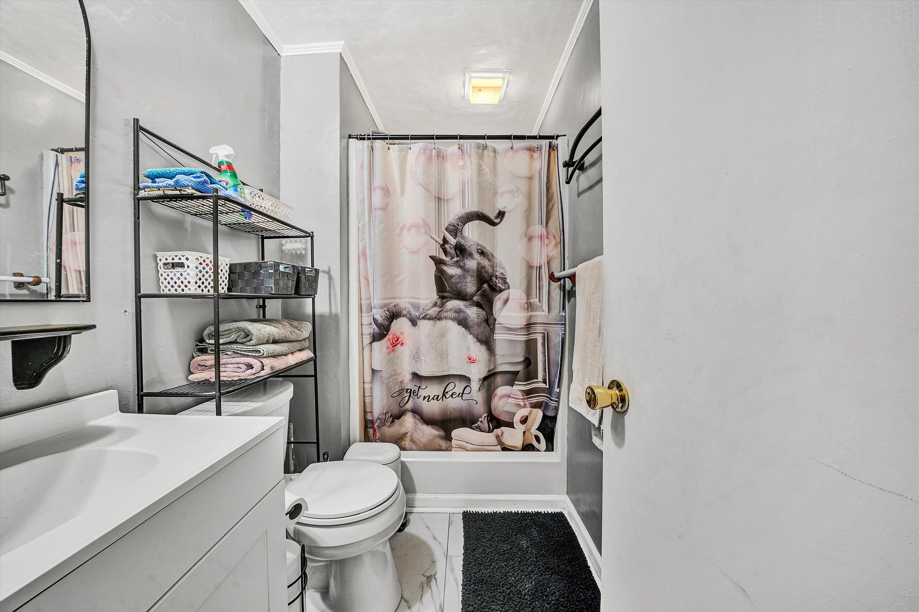 2124 Beavers Lane Vinton, VA 24179 - Photo 12 of 27 Primary Bath