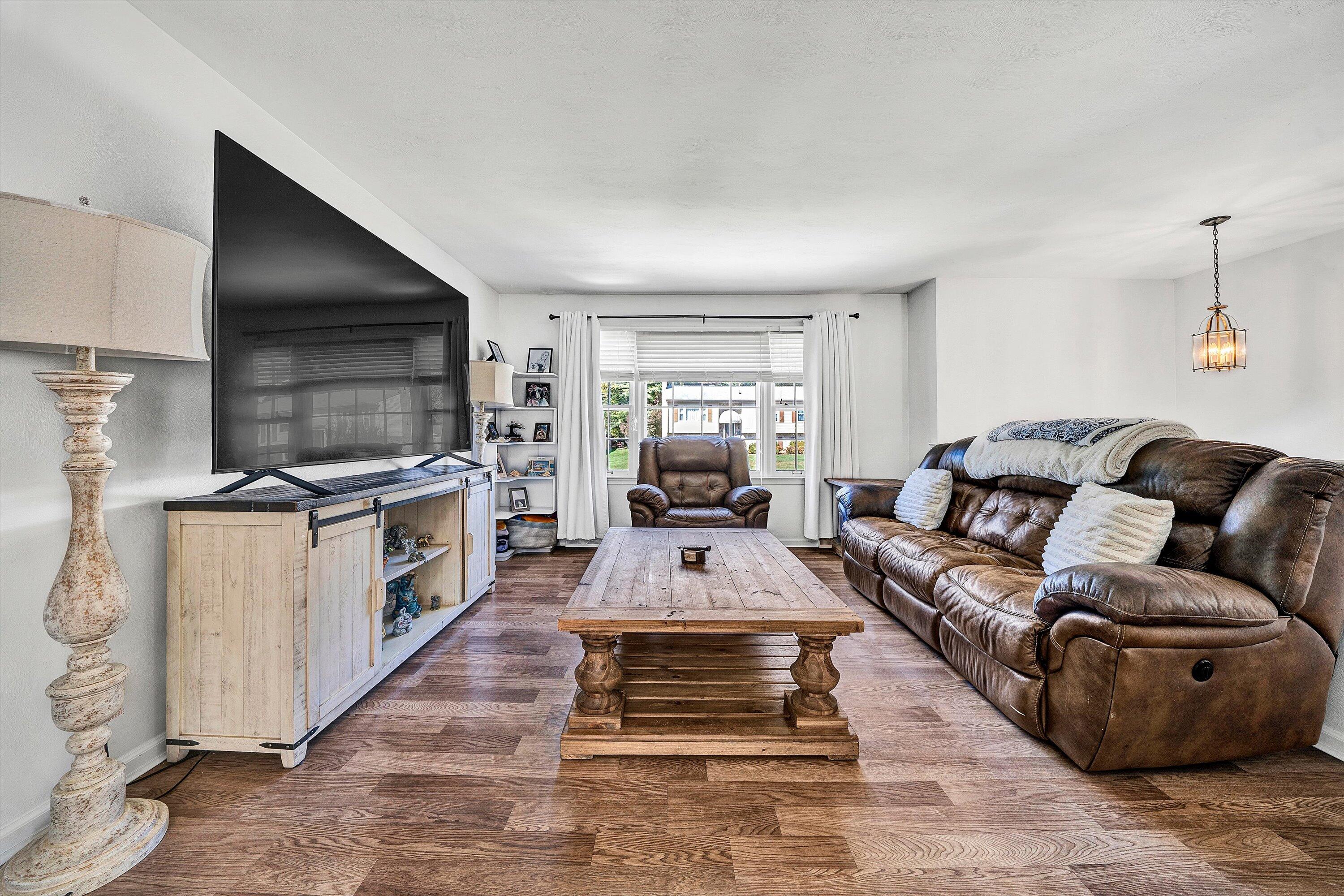 2124 Beavers Lane Vinton, VA 24179 - Photo 3 of 27 Family Room