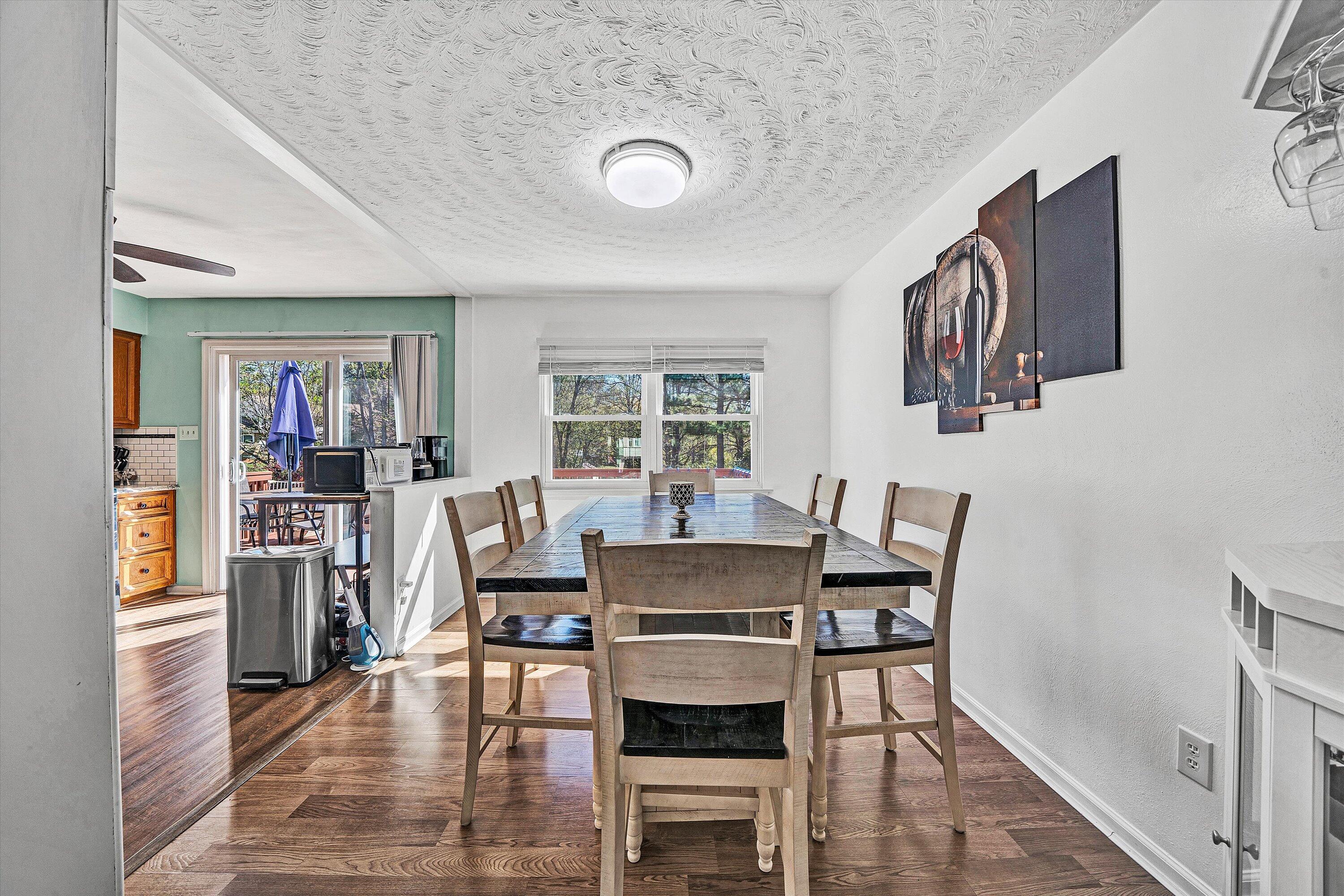 2124 Beavers Lane Vinton, VA 24179 - Photo 4 of 27 Dining Area
