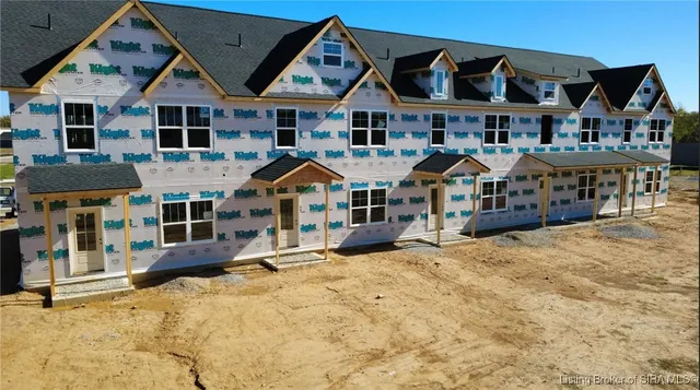 $249,900 | 117 Nighthawk Place, New Albany, IN 47150