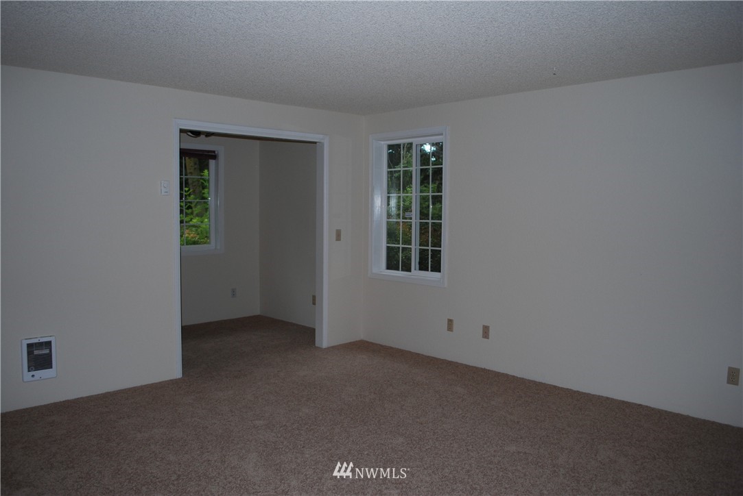 1964 Karen Road Oak Harbor, WA 98277 - Photo 11 of 17 Gallery Image 11