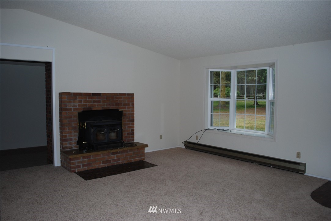 1964 Karen Road Oak Harbor, WA 98277 - Photo 4 of 17 Gallery Image 4