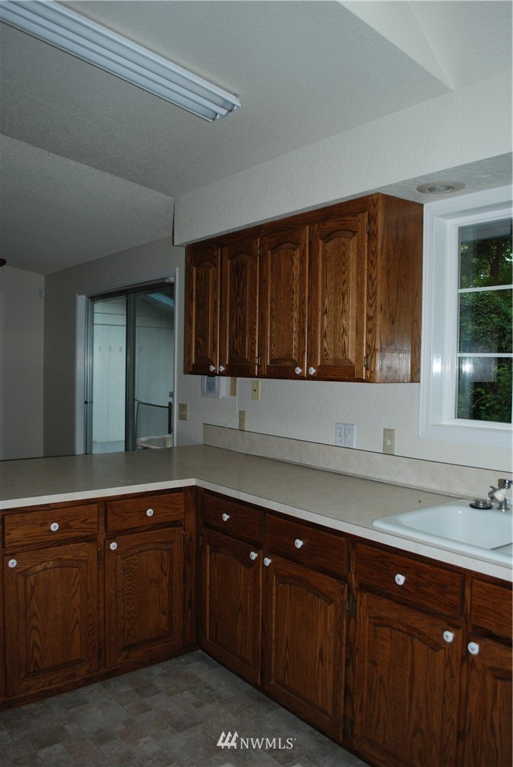 1964 Karen Road Oak Harbor, WA 98277 - Photo 6 of 17 Gallery Image 6