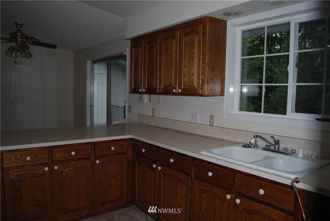 1964 Karen Road Oak Harbor, WA 98277 - Photo 7 of 17 Gallery Image 7