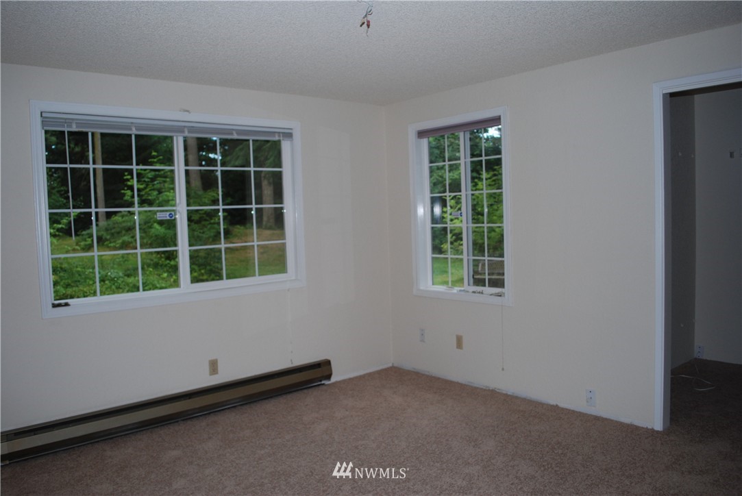 1964 Karen Road Oak Harbor, WA 98277 - Photo 8 of 17 Gallery Image 8