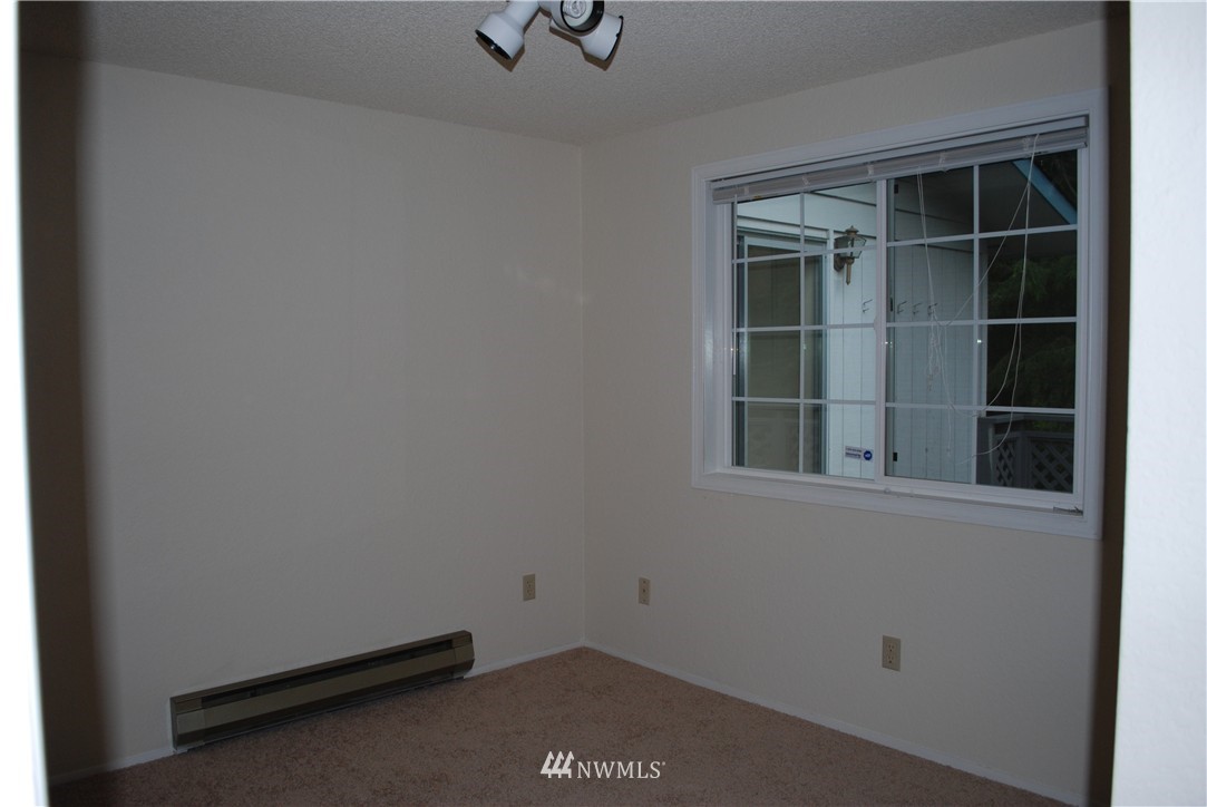 1964 Karen Road Oak Harbor, WA 98277 - Photo 9 of 17 Gallery Image 9