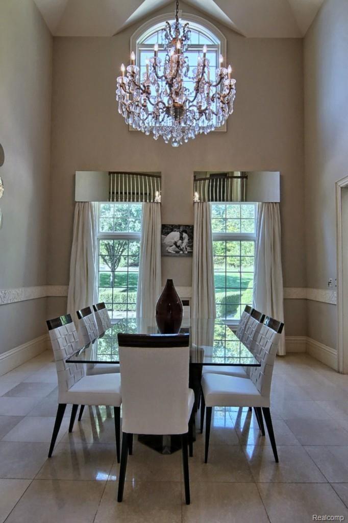 2615 Heights View Court Rochester, MI 48306 - Photo 12 of 36 Dining_Room.jpg