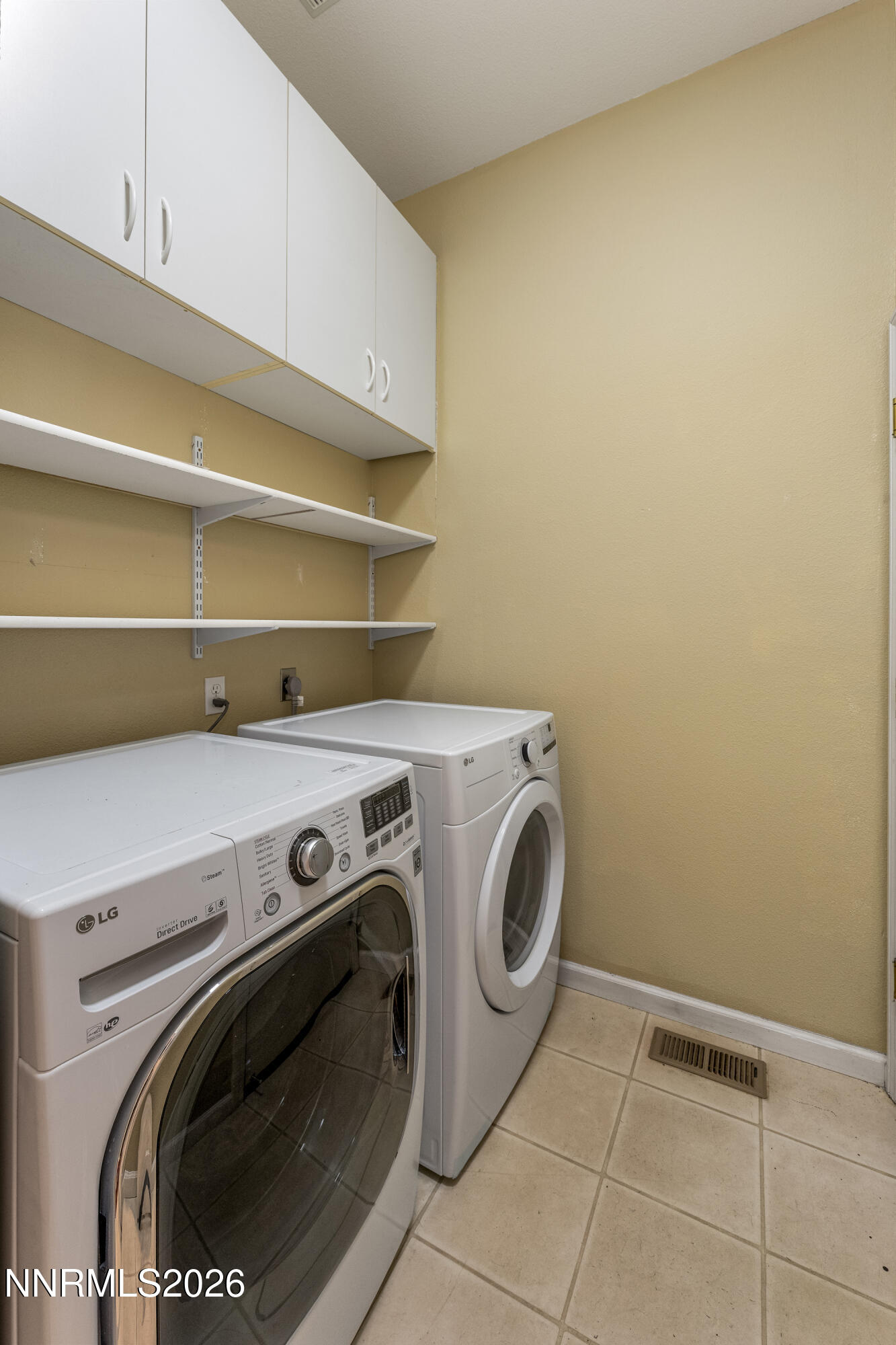 1840 Hunter Creek Road Reno, NV 89519 - Photo 27 of 39 a utility room with dryer and washer