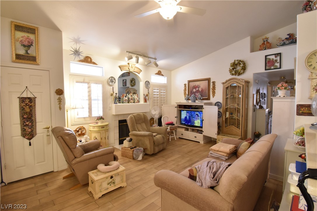 5368 Runningbrook Road Las Vegas, NV 89120 - Photo 7 of 35