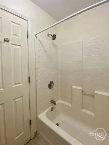 $1,450 | 1315 B Bonaventure Road, Unit UPSTAIRS, Savannah, GA 31404