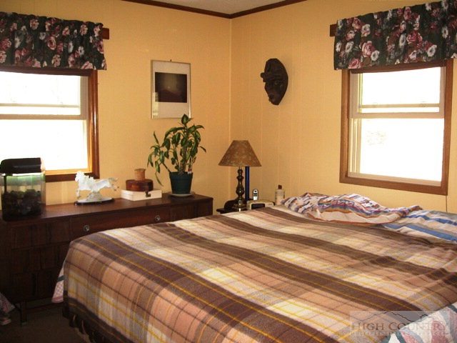 3403 Bare Creek Road Jefferson, NC 28640 - Photo 10 of 20 Gallery Image 10