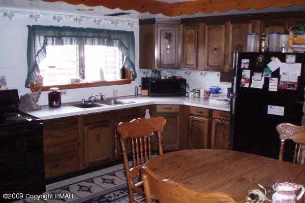 334 Beaver Valley Road Stroudsburg, PA 18360 - Photo 3 of 12 Kitchen