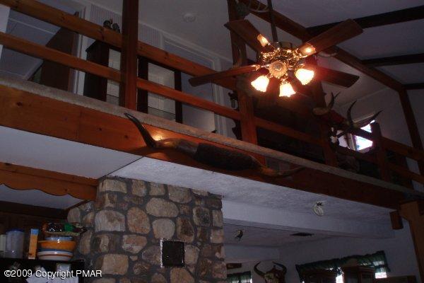 334 Beaver Valley Road Stroudsburg, PA 18360 - Photo 7 of 12 Ceiling fan