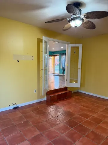 $3,200 | 655 Comstock Avenue, Elmhurst, IL 60126