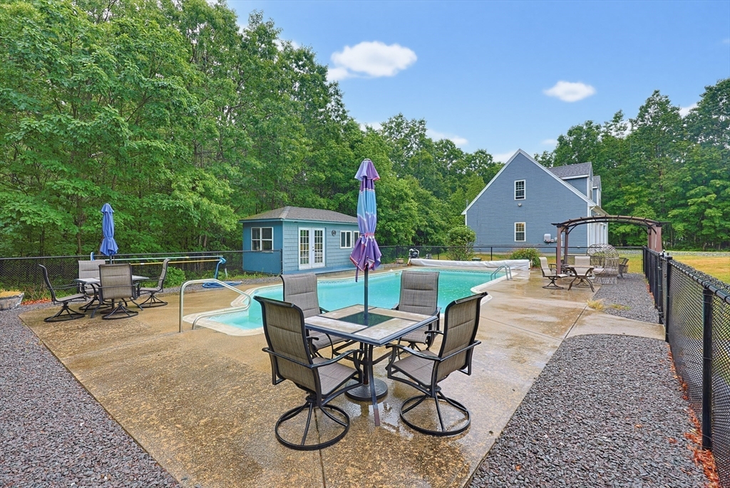 24 Rhodes Street Plainville, MA 02762 - Photo 33 of 42