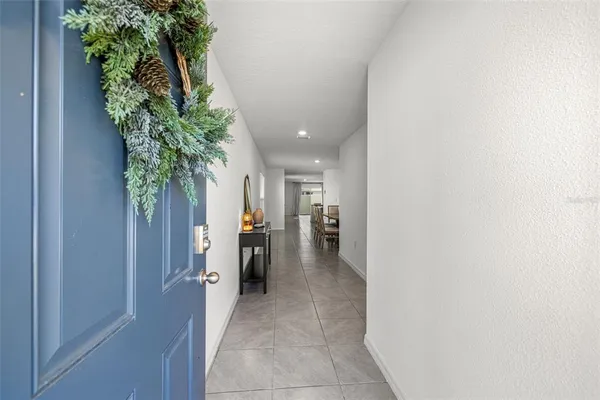 a view of entryway with workspace