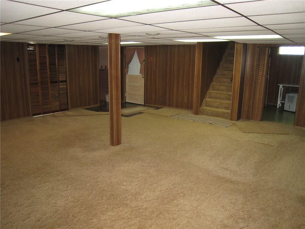 563 Engle Road Ohioville, PA 15052 - Photo 11 of 25 Family Room