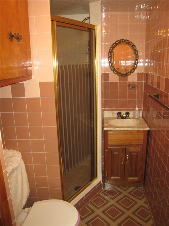 563 Engle Road Ohioville, PA 15052 - Photo 12 of 25 Lower Bathroom
