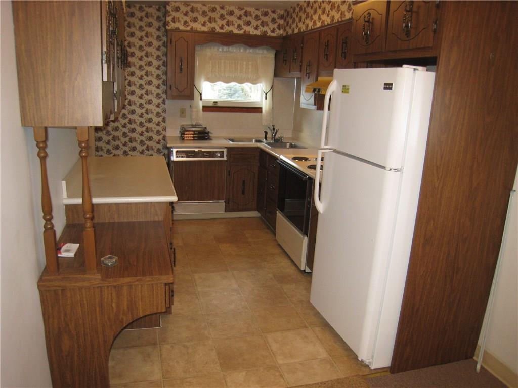 563 Engle Road Ohioville, PA 15052 - Photo 4 of 25 Kitchen