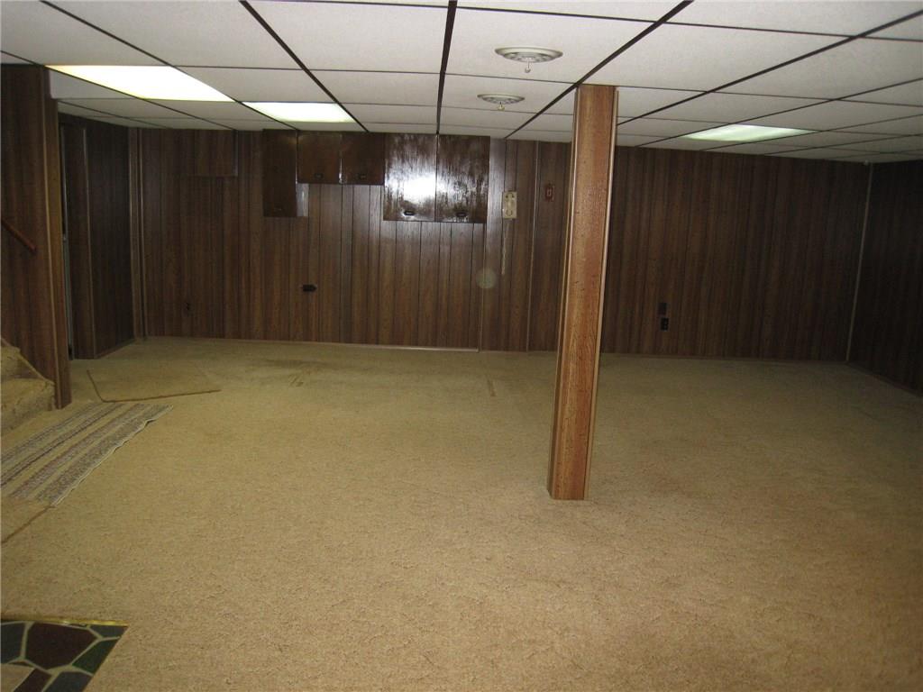 563 Engle Road Ohioville, PA 15052 - Photo 10 of 25 Family Room