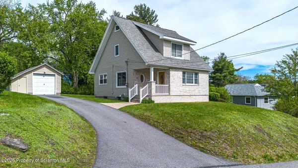 $292,500 | 324 Harwood Avenue, Clarks Summit, PA 18411