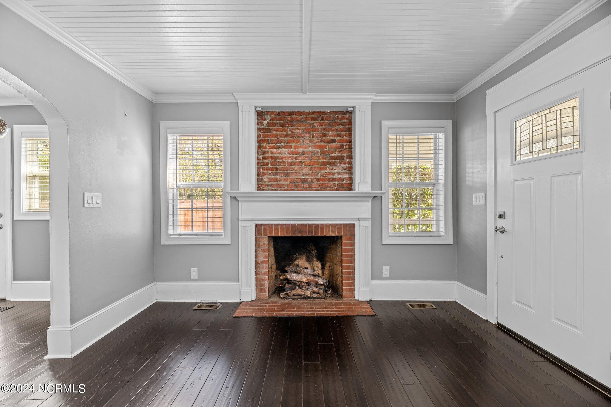 1502 Rhem Avenue New Bern, NC 28560 - Photo 9 of 67 19-web-or-mls-DSC_2306