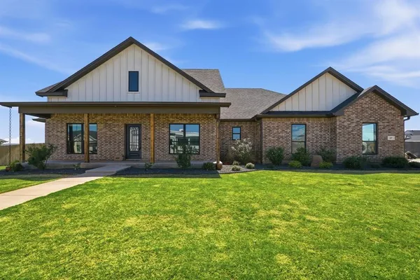 $490,000 | 107 Beechcraft Road, Abilene, TX 79602