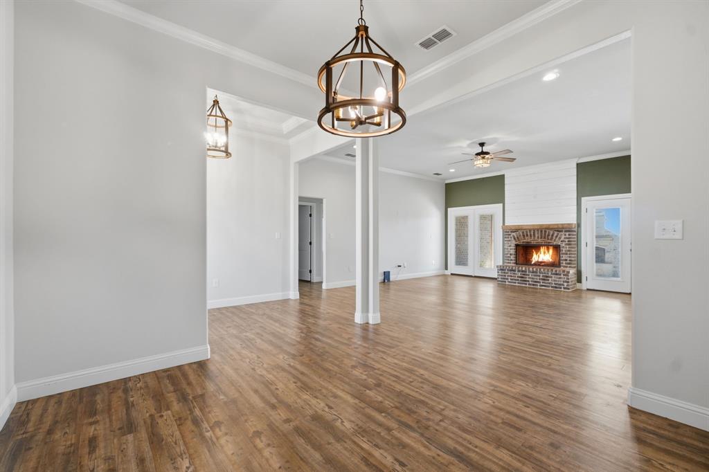 107 Beechcraft Road Abilene, TX 79602 - Photo 5 of 40