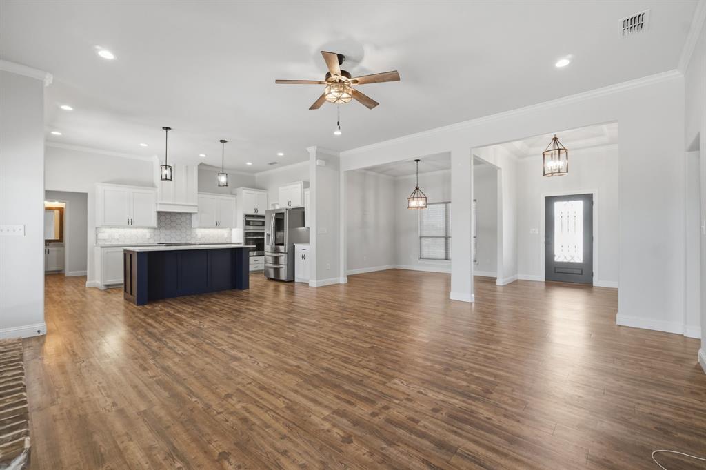 107 Beechcraft Road Abilene, TX 79602 - Photo 7 of 40